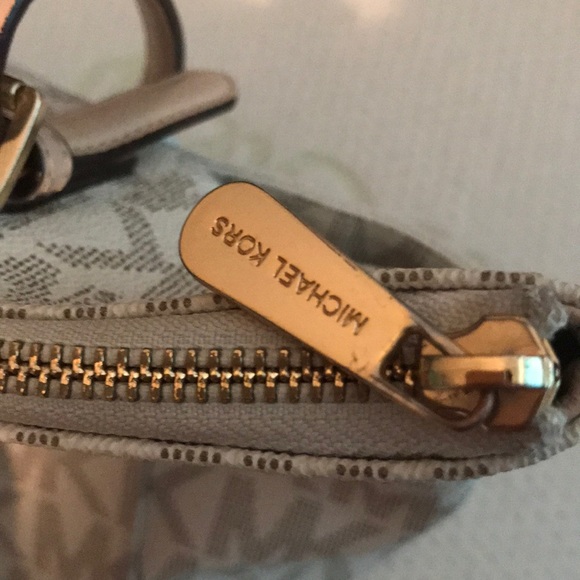 Michael Kors Handbag - Picture 8 of 8